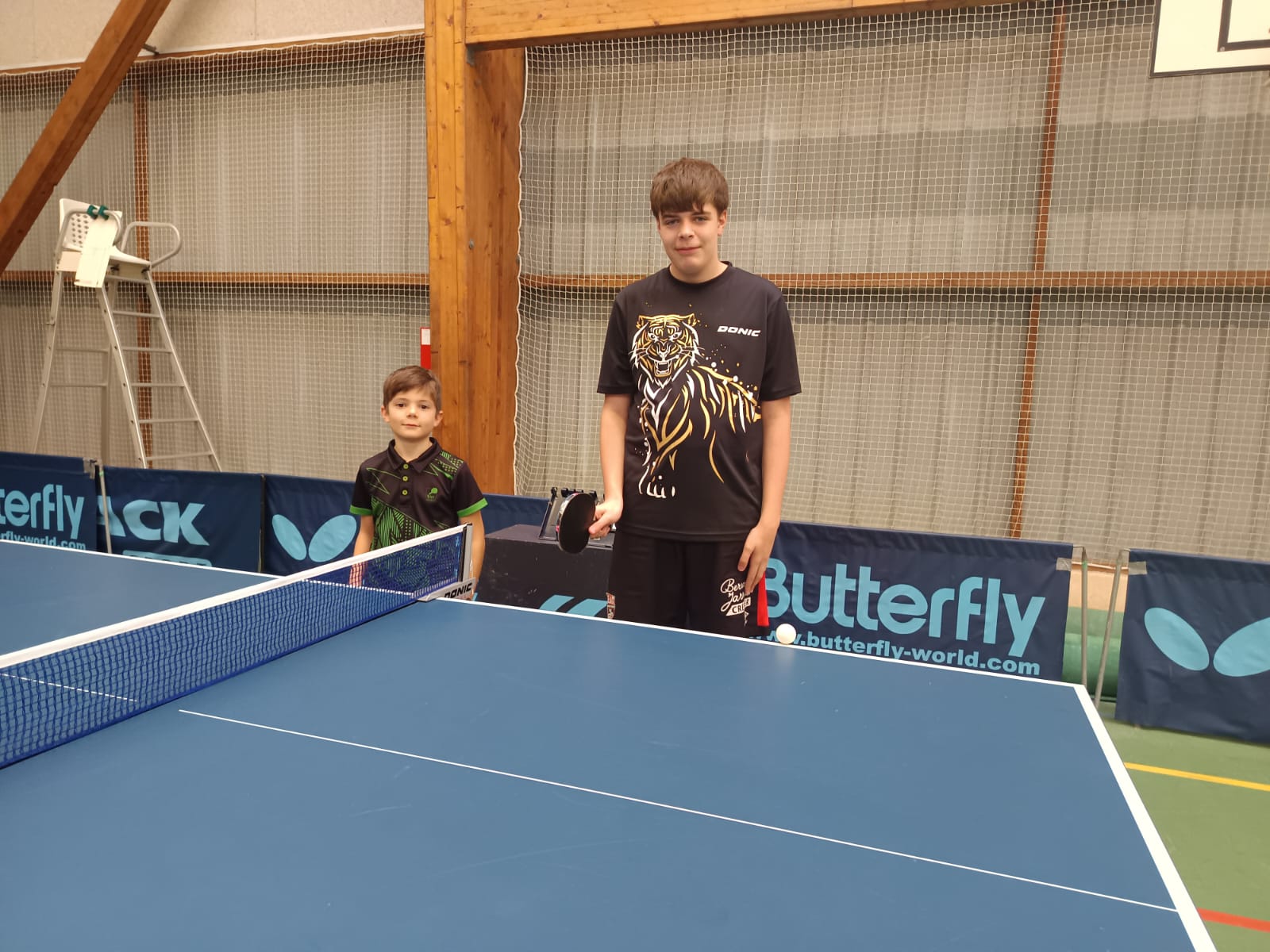 Le benjamin du TTLPL et son coach du jour lors du tour 1 du critérium fédéral régional à Taulé Le benjamin du TTLPL et son coach du jour lors du tour 1 du critérium fédéral régional à Taulé